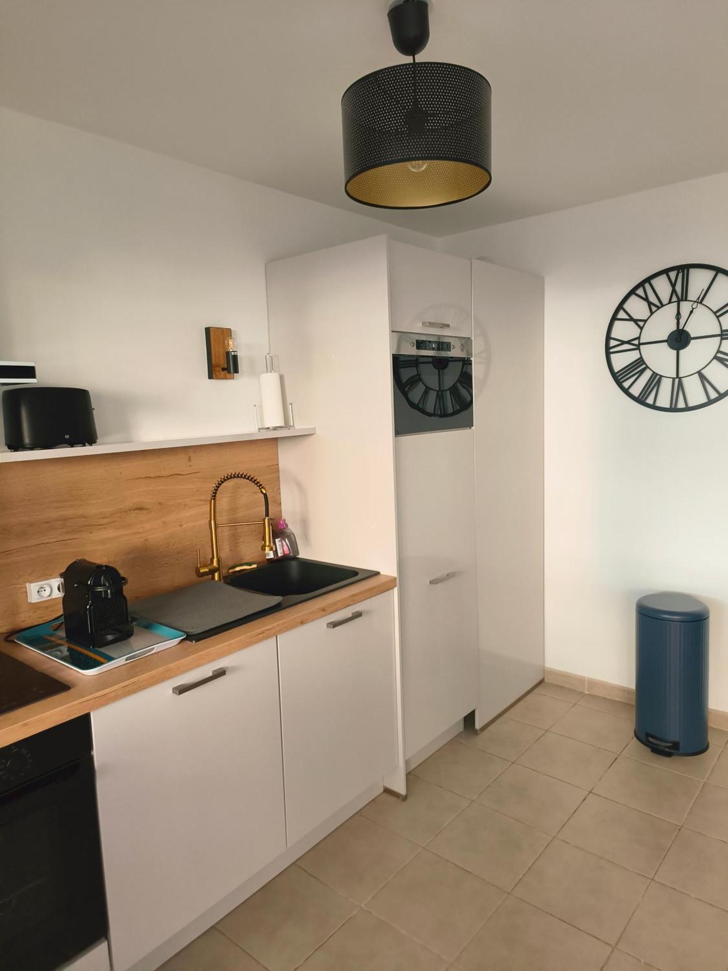 Neuf, Calme, 10 Minutes Du Centre De Paris Apartamento Saint-Denis-en-Margeride Exterior foto